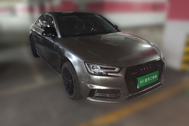 Used Audi A4L 2018 30th Anniversary Edition 45 TFSI quattro Sport model Front Right 45 Deg