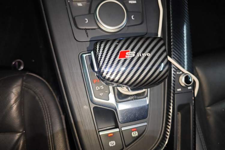 Used Audi A4L 2018 30th Anniversary Edition 45 TFSI quattro Individual Sport Edition Gear Lever