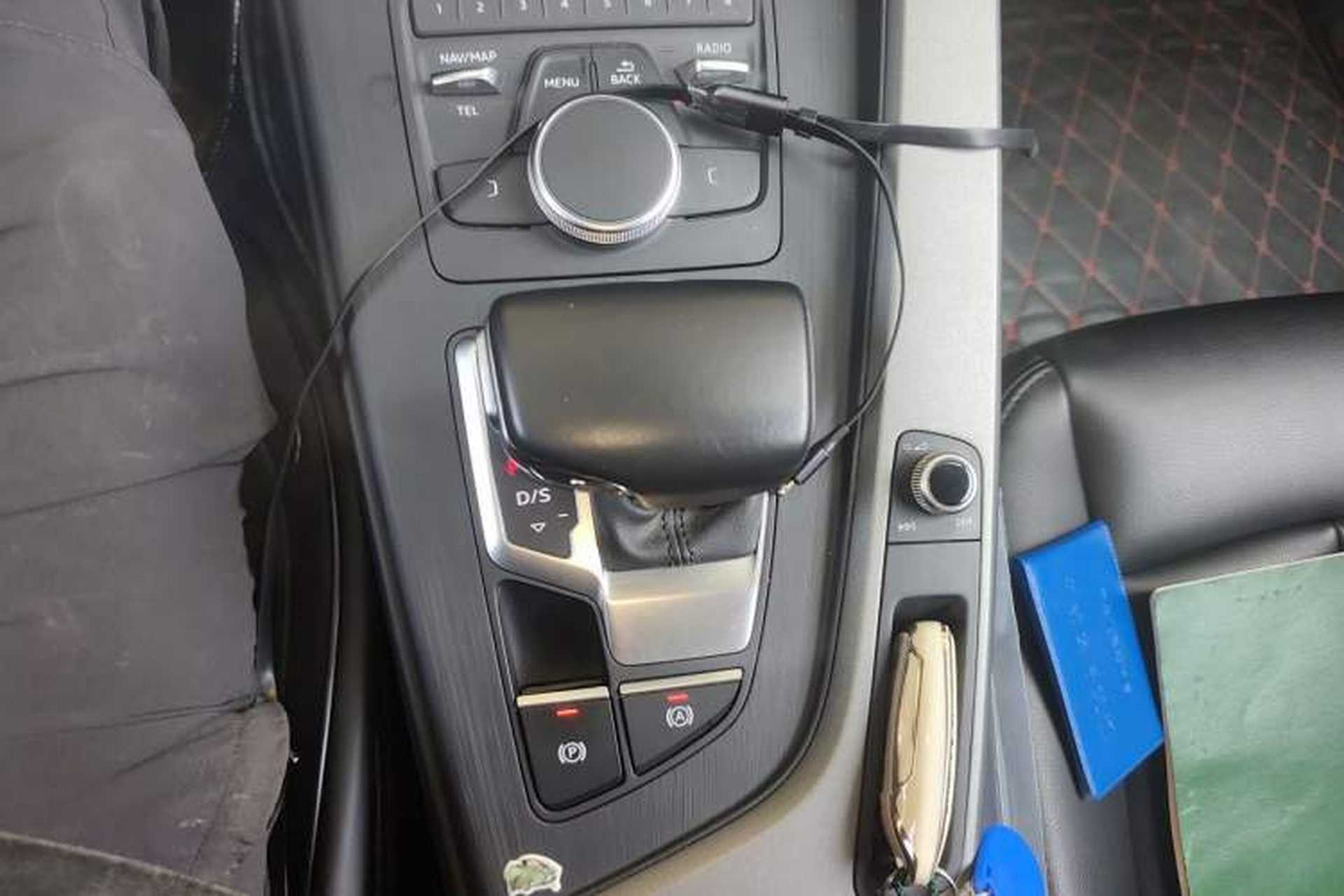 Used Audi A4L 2018 30th Anniversary Edition 40 TFSI Trendy Model Gear Lever