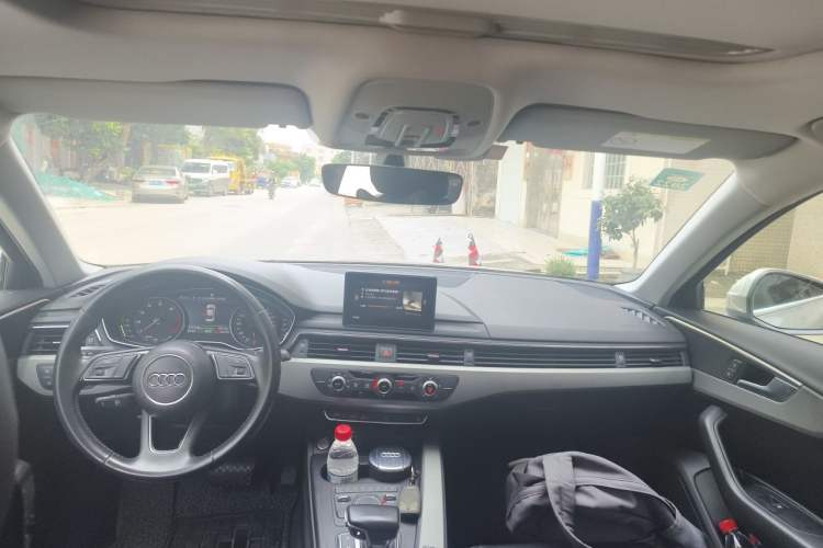 Used Audi A4L 2018 30th Anniversary Edition 40 TFSI Trendy Model Headliner