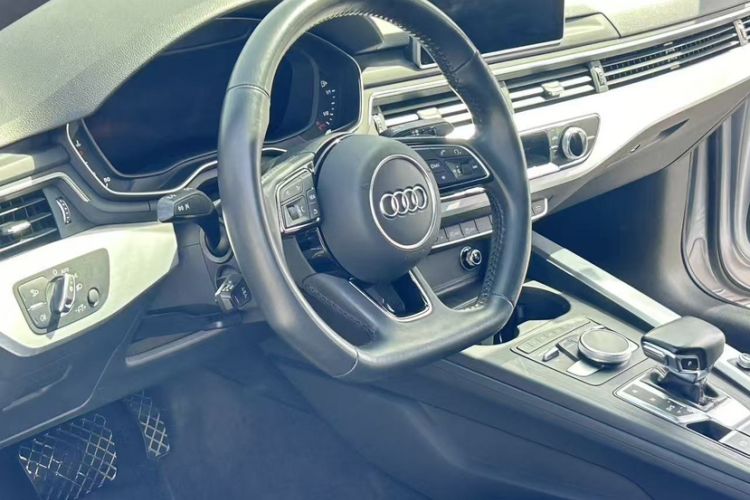 Used Audi A4L 2018 30th Anniversary Edition 40 TFSI Sport Edition Left Front Seat