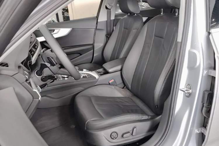 Used Audi A4L 2018 30th Anniversary Edition 40 TFSI Fashion Model Left Front Seat