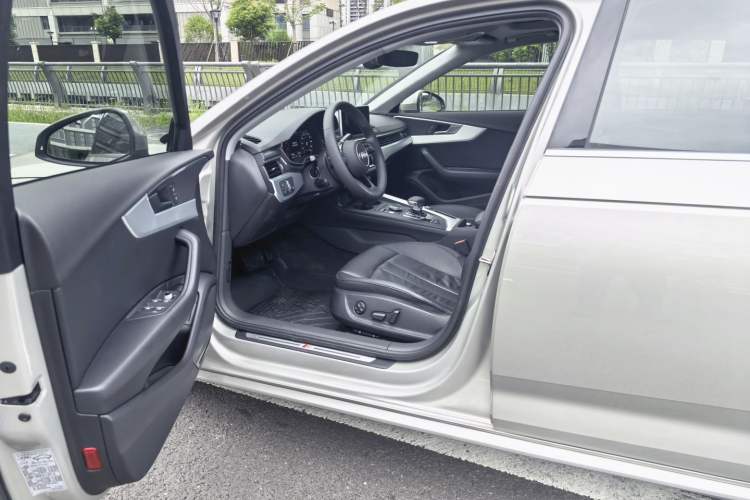 Used Audi A4L 2018 30th Anniversary Edition 40 TFSI Fashion Model Left Front Seat