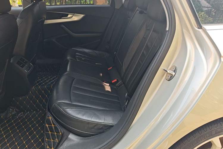 Used Audi A4L 2018 30th Anniversary Edition 40 TFSI Fashion Model Left Rear Seat