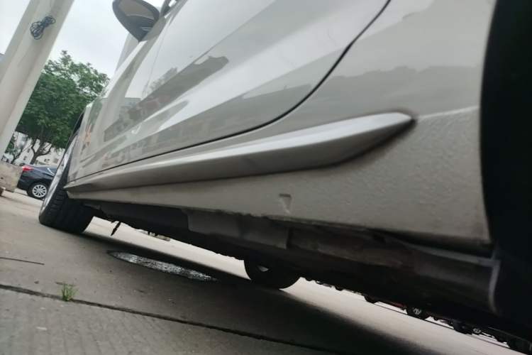Used Audi A4L 2018 30th Anniversary Edition 40 TFSI Fashion Model Left Side Sill