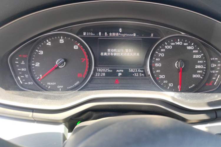 Used Audi A4L 2018 30th Anniversary Edition 45 TFSI quattro Individual Sport Edition Odometer Close Up