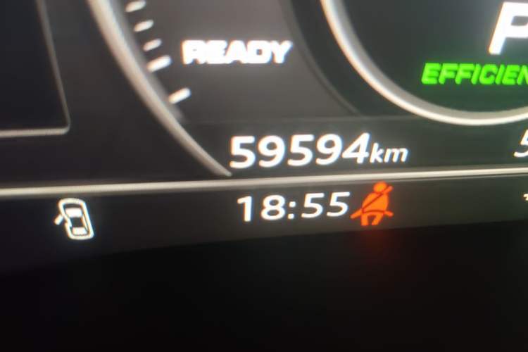 Used Audi A4L 2018 30th Anniversary Edition 40 TFSI Trendy Model Odometer Close Up