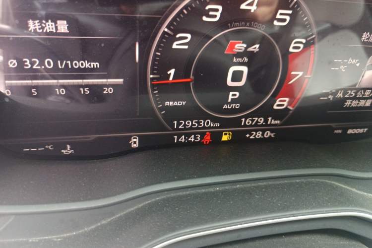 Used Audi A4L 2018 30th Anniversary Edition 40 TFSI Fashion Model Odometer Close Up