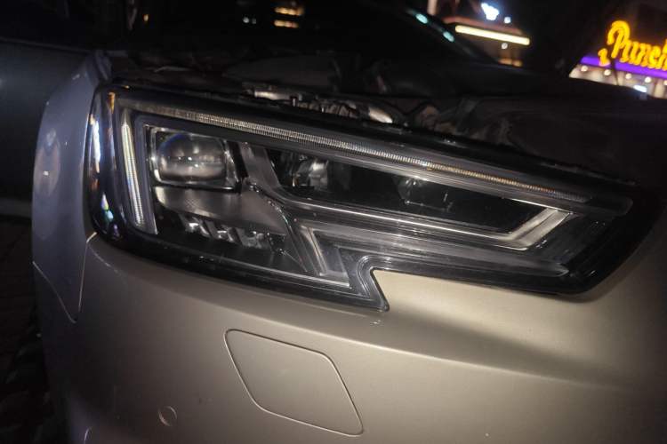 Used Audi A4L 2018 30th Anniversary Edition 40 TFSI Fashion Model Right Front Headlight