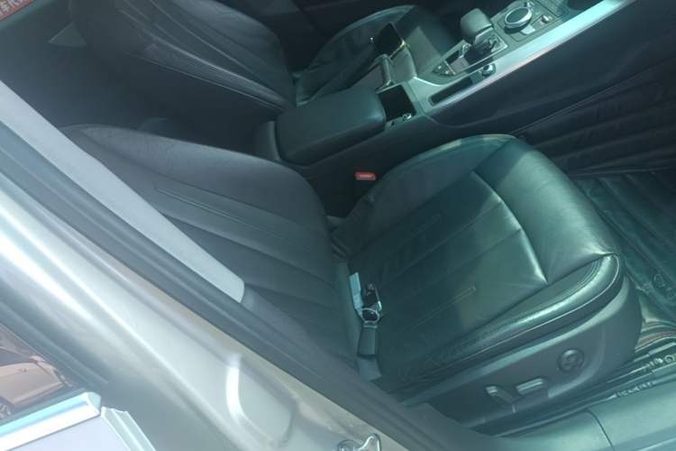 Used Audi A4L 2018 30th Anniversary Edition 40 TFSI Fashion Model Right Front Seat