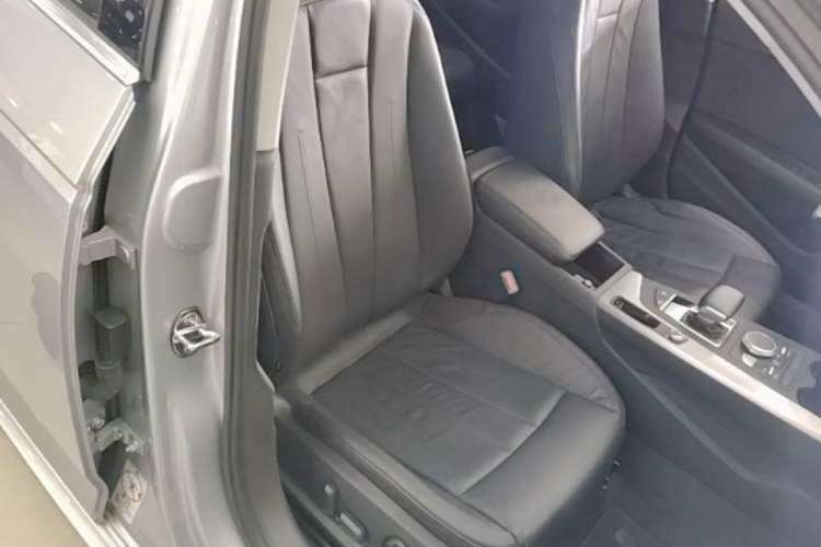 Used Audi A4L 2018 30th Anniversary Edition 40 TFSI Fashion Model Right Front Seat