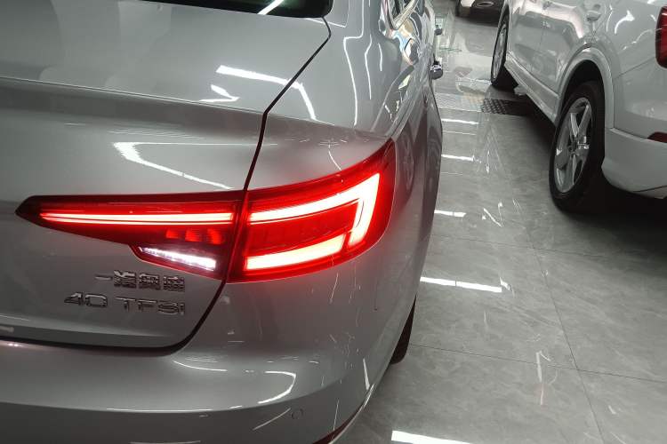 Used Audi A4L 2018 30th Anniversary Edition 40 TFSI Trendy Model Right Rear Taillight