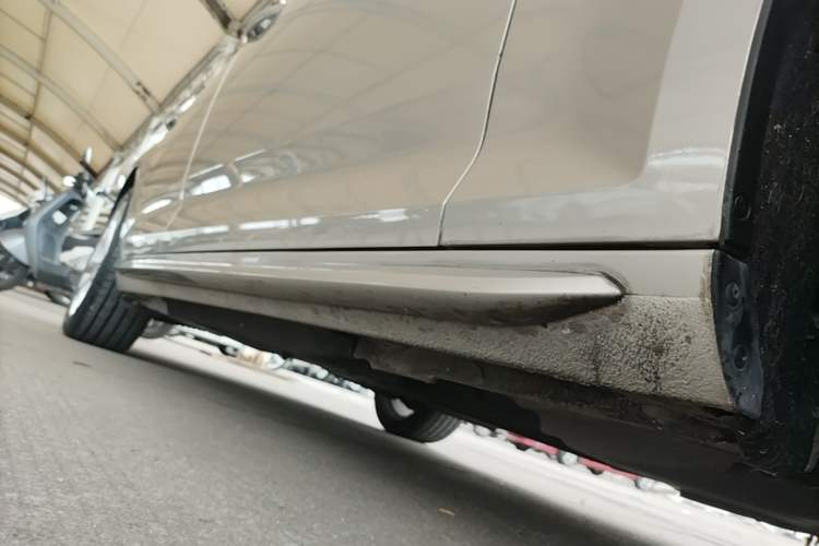 Used Audi A4L 2018 30th Anniversary Edition 40 TFSI Fashion Model Right Side Sill