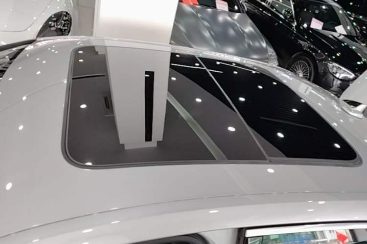 Used Audi A4L 2018 30th Anniversary Edition 40 TFSI Fashion Model Roof