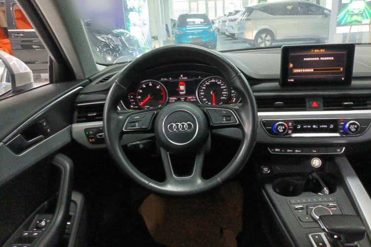 Used Audi A4L 2018 30th Anniversary Edition 40 TFSI Fashion Model Steering Wheel