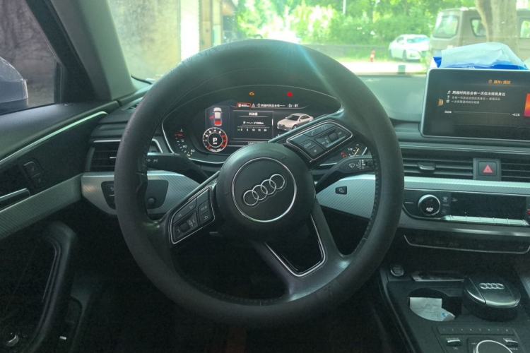 Used Audi A4L 2018 30th Anniversary Edition 40 TFSI Fashion Model Steering Wheel