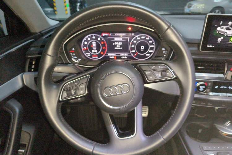 Used Audi A4L 2018 30th Anniversary Edition 40 TFSI Fashion Model Steering Wheel