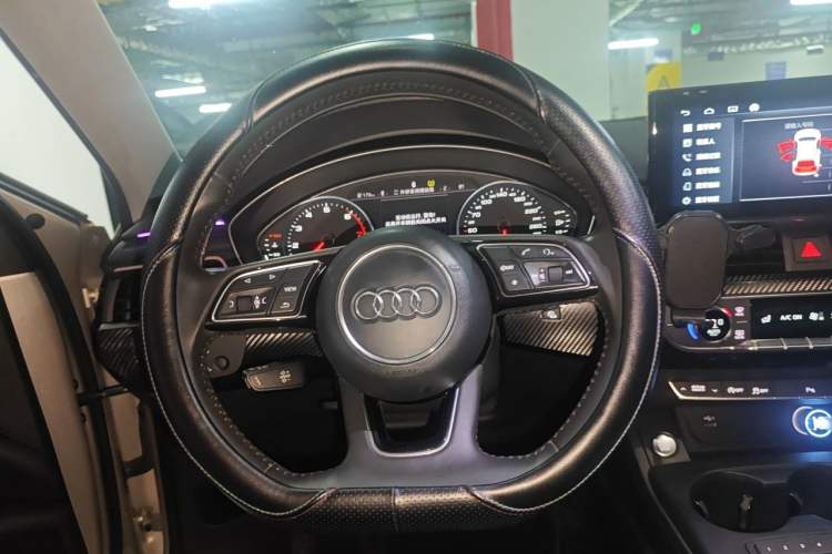 Used Audi A4L 2018 30th Anniversary Edition 45 TFSI quattro Individual Sport Edition Steering Wheel