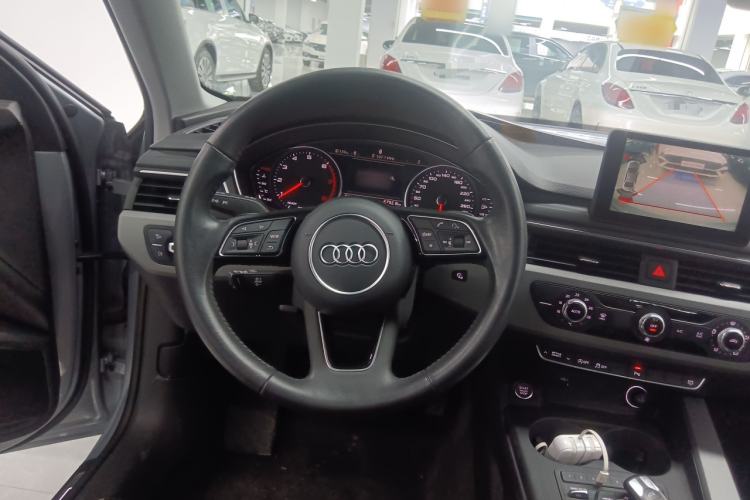 Used Audi A4L 2018 30th Anniversary Edition 40 TFSI Trendy Model Steering Wheel
