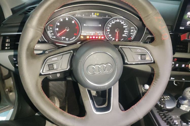 Used Audi A4L 2018 30th Anniversary Edition 40 TFSI Trendy Model Steering Wheel