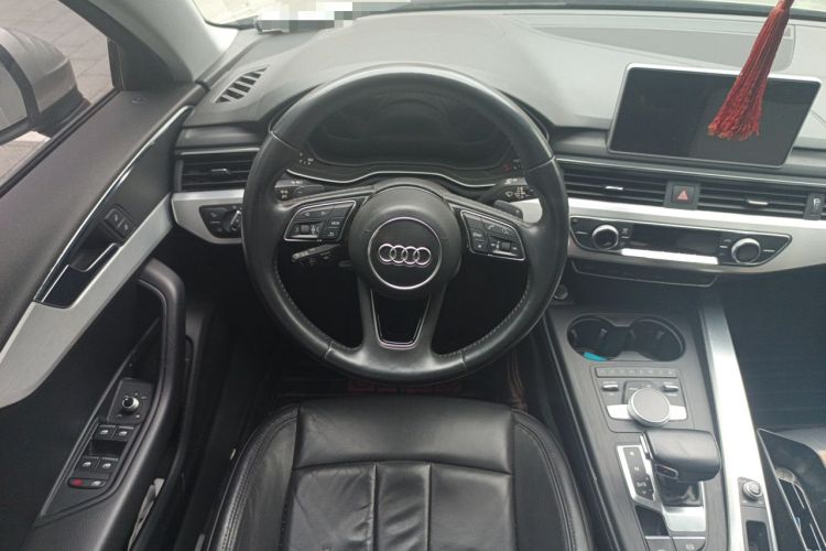 Used Audi A4L 2018 30th Anniversary Edition 40 TFSI Fashion Model Steering Wheel