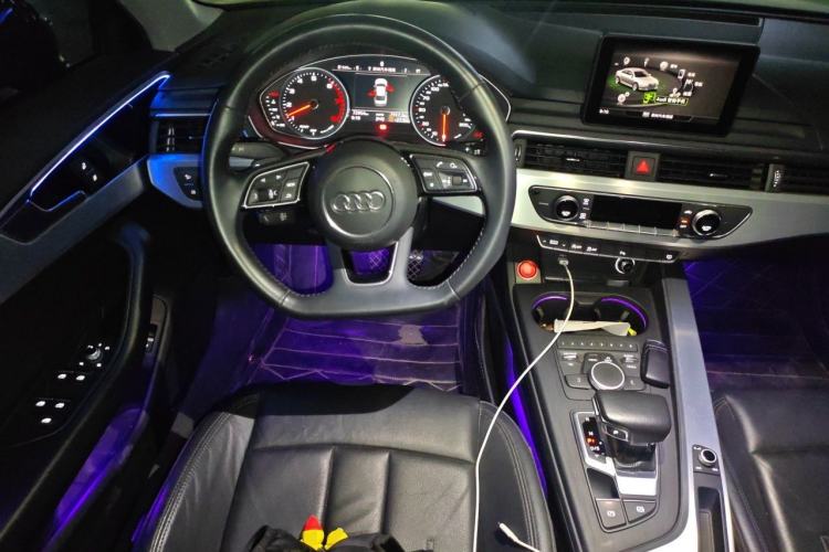 Used Audi A4L 2018 30th Anniversary Edition 45 TFSI quattro Individual Sport Edition Steering Wheel