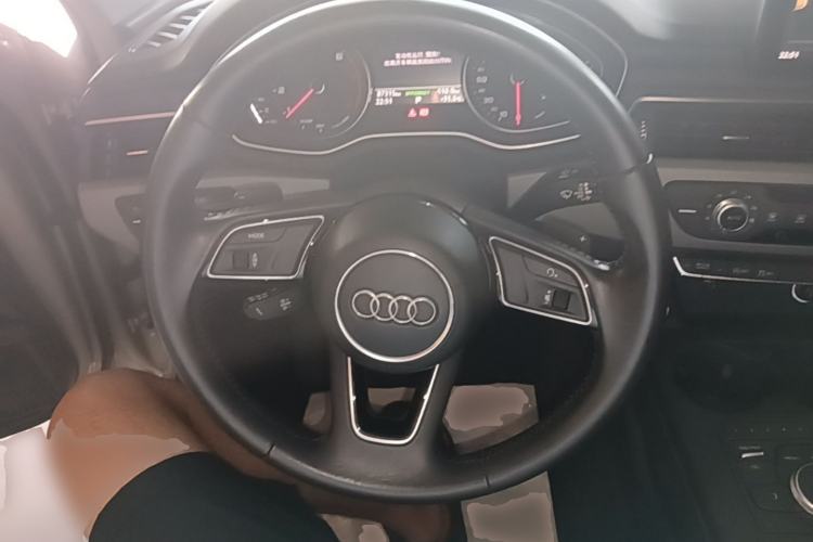 Used Audi A4L 2018 30th Anniversary Edition 40 TFSI Trendy Model Steering Wheel