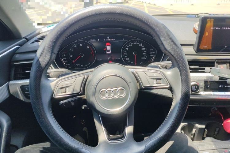 Used Audi A4L 2018 30th Anniversary Edition 40 TFSI Fashion Model Steering Wheel