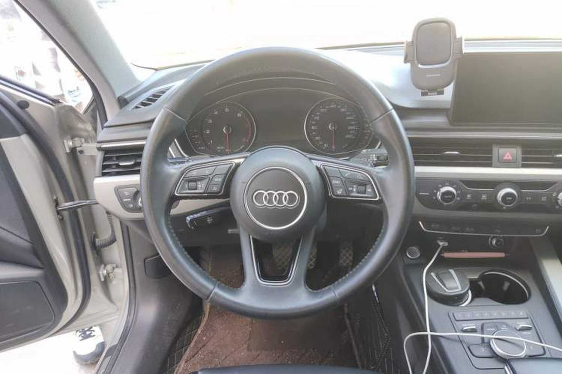 Used Audi A4L 2018 30th Anniversary Edition 40 TFSI Trendy Model Steering Wheel