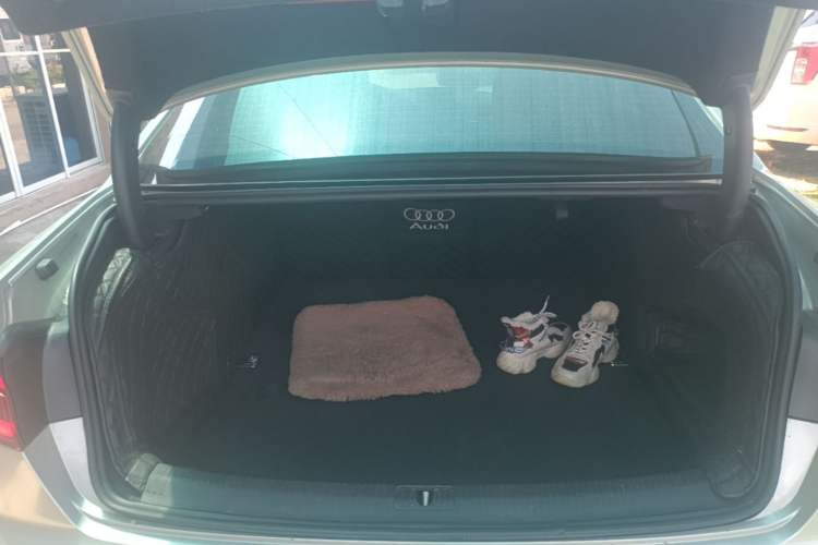 Used Audi A4L 2018 30th Anniversary Edition 40 TFSI Fashion Model Trunk