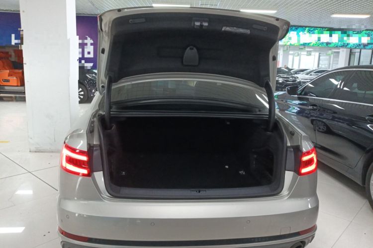 Used Audi A4L 2018 30th Anniversary Edition 40 TFSI Fashion Model Trunk