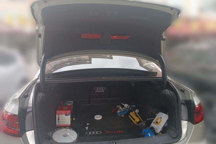 Used Audi A4L 2018 30th Anniversary Edition 40 TFSI Fashion Model Trunk