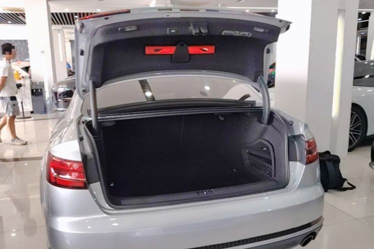 Used Audi A4L 2018 30th Anniversary Edition 40 TFSI Fashion Model Trunk