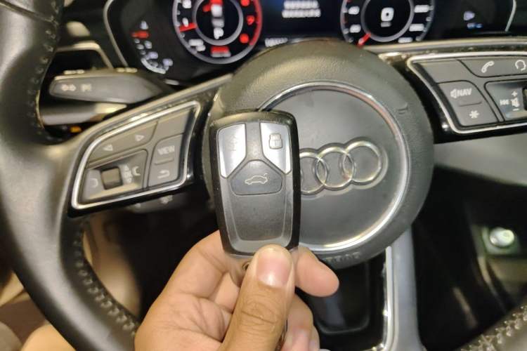 Used Audi A4L 2018 30th Anniversary Edition 40 TFSI Fashion Model Vehicle Key
