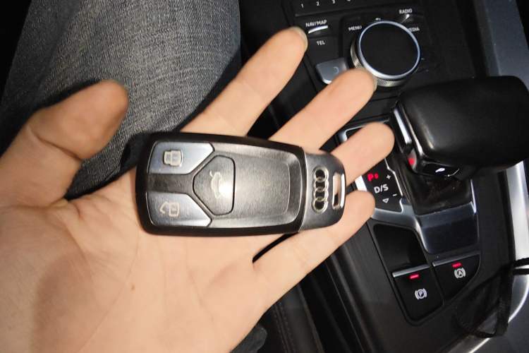Used Audi A4L 2018 30th Anniversary Edition 40 TFSI Fashion Model Vehicle Key