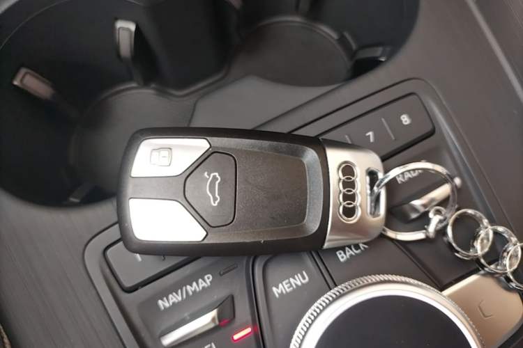 Used Audi A4L 2018 30th Anniversary Edition 40 TFSI Fashion Model Vehicle Key