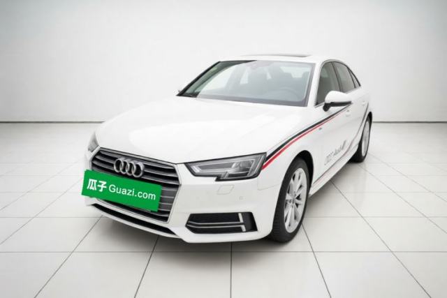 Audi A4L 2018 30th Anniversary Edition 40 TFSI Fashion Model مستعملة
