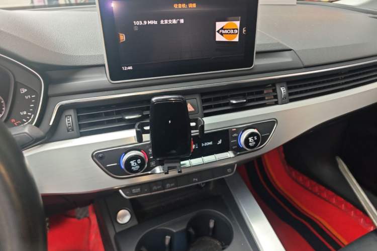 Used Audi A4L 2018 30th Anniversary Edition 40 TFSI Fashion Model Audio And AC Panel