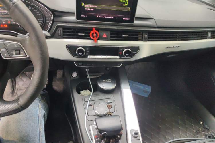 Used Audi A4L 2018 30th Anniversary Edition 45 TFSI quattro Individual Sport Edition Audio And AC Panel