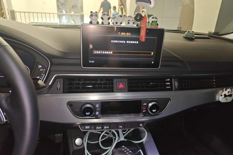 Used Audi A4L 2018 30th Anniversary Edition 40 TFSI Fashion Model Audio And AC Panel