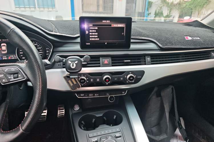 Used Audi A4L 2018 30th Anniversary Edition 40 TFSI Trendy Model Audio And AC Panel