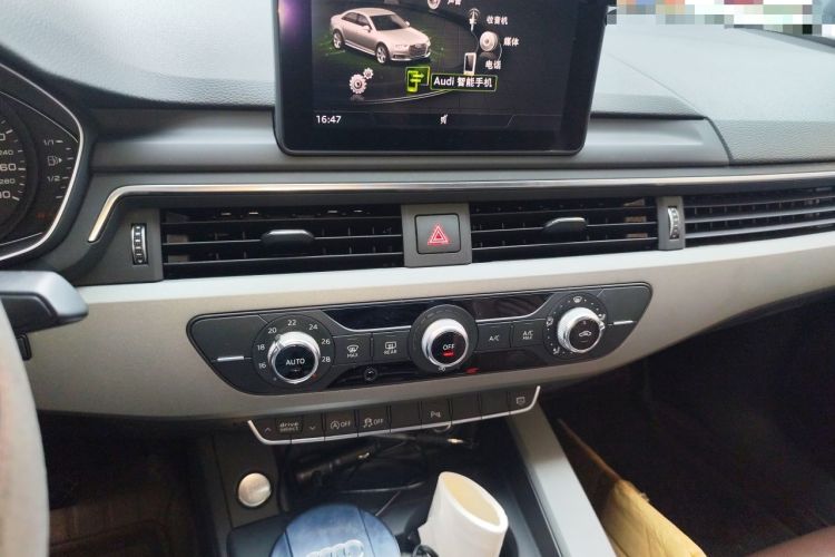 Used Audi A4L 2018 30th Anniversary Edition 40 TFSI Trendy Model Audio And AC Panel