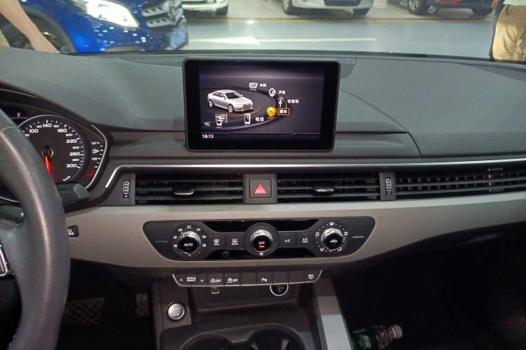 Used Audi A4L 2018 30th Anniversary Edition 40 TFSI Trendy Model Audio And AC Panel
