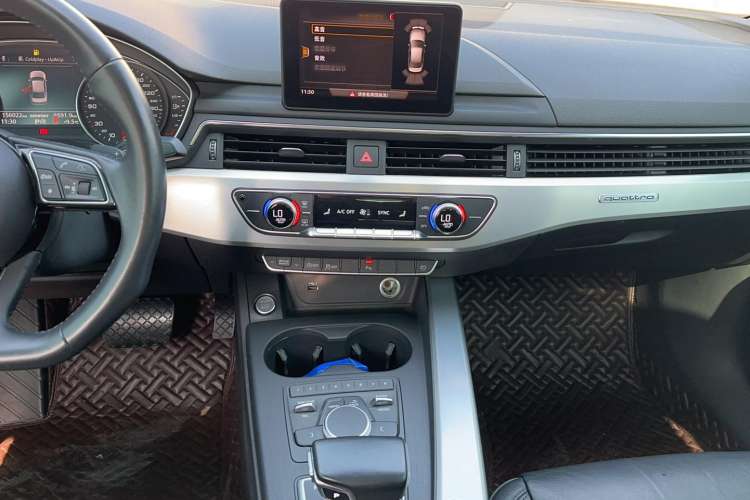 Used Audi A4L 2018 30th Anniversary Edition 45 TFSI quattro Individual Sport Edition Audio And AC Panel
