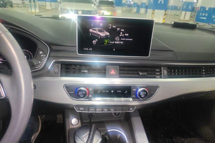 Used Audi A4L 2018 30th Anniversary Edition 40 TFSI Fashion Model Audio And AC Panel