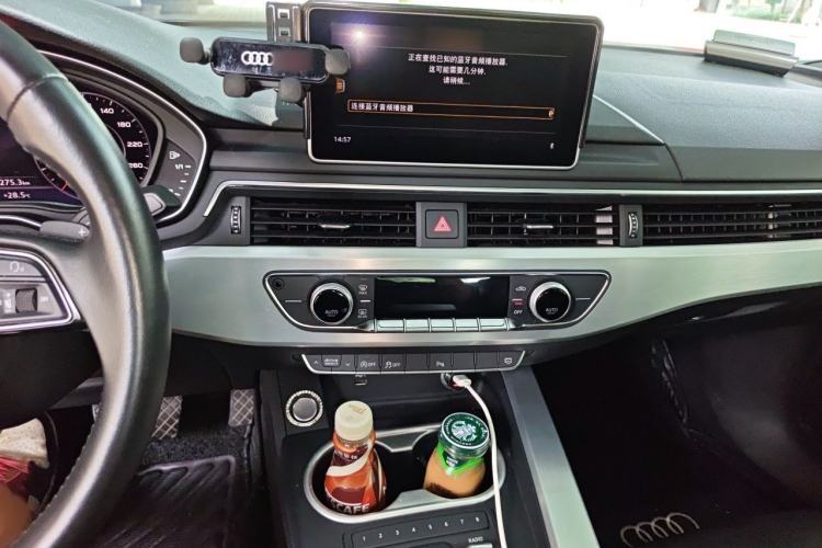 Used Audi A4L 2018 30th Anniversary Edition 40 TFSI Fashion Model Audio And AC Panel