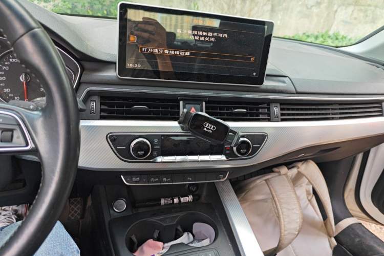 Used Audi A4L 2018 30th Anniversary Edition 40 TFSI Fashion Model Audio And AC Panel