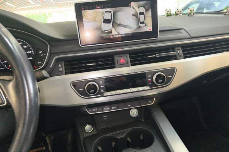 Used Audi A4L 2018 30th Anniversary Edition 40 TFSI Fashion Model Audio And AC Panel