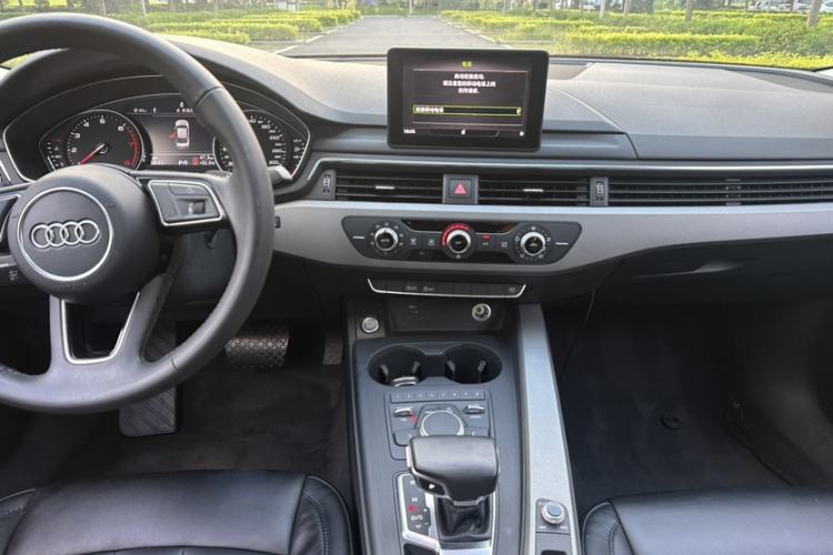 Used Audi A4L 2018 30th Anniversary Edition 30 TFSI Ambition Model Audio And AC Panel