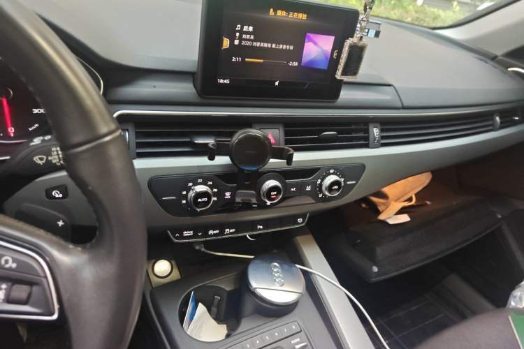 Used Audi A4L 2018 30th Anniversary Edition 40 TFSI Trendy Model Audio And AC Panel